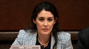 Luna negotiates with Johnson