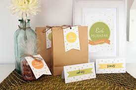 Hanya saja, sebagian orang merasa bahwa hal seperti ini perlu dari sana, kamu akan bisa menemukan perkiraan kado apa yang sekiranya dirasa cocok untuk diberikan kepada beliau di hari ulang tahun yang. 10 Kado Lebaran Untuk Orang Tua Dan Calon Mertua