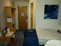Holiday inn birmingham airport hotel is located just minutes from jct 6 of the m42, & is only 1.5 mile from birmingham international airport & birmingham international train station with easy access to the. Standard Twin Room Picture Of Holiday Inn Express Birmingham Nec Tripadvisor