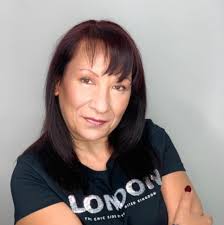 Heute Nachmittag landete ein A400M am Flughafen Stuttgart: 2  Intensivpatienten aus Frankreich werden vom Airport aus ins  Bundeswehrkrankenhaus Ulm gebracht. Danke an das Team der Luftwaffe und des  Sanitätsdienst der Bundeswehr für