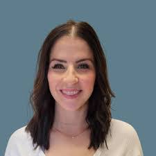 Madelyn Moreland's Instagram, Twitter & Facebook