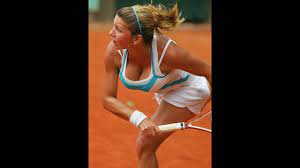 EMBARRASSING TENNIS PLAYER CLEAVAGE MOMENTS!! (IMAGE GALLERY) - YouTube