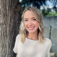 Carla Renner's Instagram, Twitter & Facebook