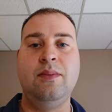 Online 👤 Myla sent you a friend request. 📍 3.14 miles away 📩 (7) new  messages