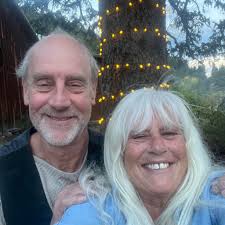 What unique features would help boosting rentals of a Beach front house ?