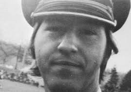 Merry Christmas 2018 and a Very Happy New Year 2019 to everyone. Regardless  of your denomination...Just breathe, and sing...just sing. This is one of  the most beautiful Christmas songs ever written, and