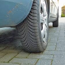 Wann sollten die winterreifen gewechselt werden? Reifen Wechseln Das Bessere Profil Kommt Nach Hinten Ndr De Ratgeber Verbraucher