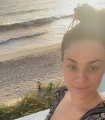 Amber Compton's Instagram, Twitter & Facebook