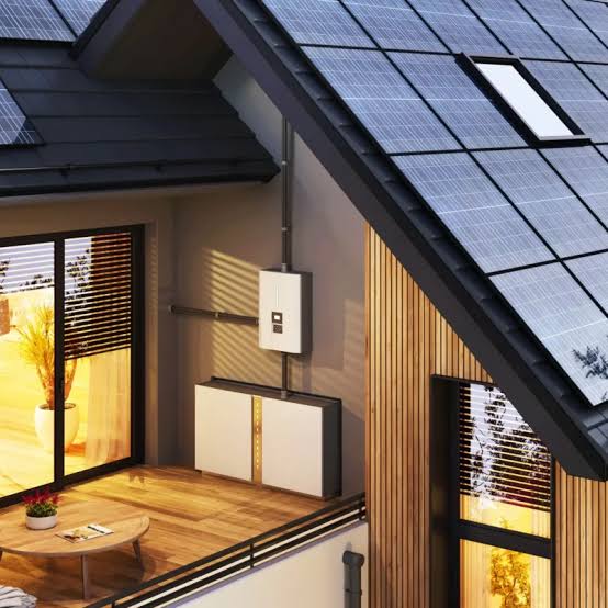 How to Use a Solar Battery to Keep More of Your Own Power