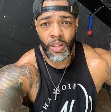 Teneshia Eason's Instagram, Twitter & Facebook