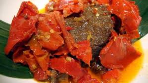 Jun 19, 2021 · hidangan yang tersedia di mulai dari ayam goreng, ayam gulai, paru sapi, gulai otak, dendeng, dan rendang daging kotak hingga rendang daging seberat satu kilogram. Resep Dendeng Balado Untuk Sajian Idul Adha Lamak Bana
