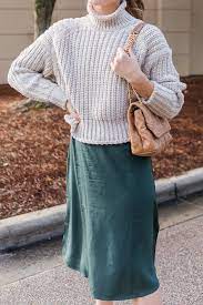 6 Ways To Style An Oversized Sweater Outfit Natalie Yerger The stylish woman's guide to pairing your favorite oversized sweater or knit with pants, skirts, dresses, or any other outfit your heart desires. style an oversized sweater outfit