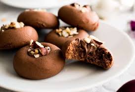 Les Biscuits Au Nutella Fondant Les Plus Faciles A Faire 4 Ingredients Recipe Nutella Cookies Recipe Best Nutella Recipes Nutella Cookies