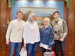 @citraciki hai kka adik mntaap jiwa yaw ssh membedaaakan gtu dech.kk citra kirana skg sbk apa??kok jrg nongol. Citra Kirana Pakai Baju Simpel Tapi Tas Jam Tangannya Senilai Rp 800 Juta