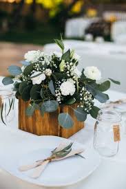 Are You Looking For Floral Table Centerpiece Ideas To Decorate Your Hom Affordable Wedding Centerpieces Flower Centerpieces Wedding Simple Wedding Centerpieces