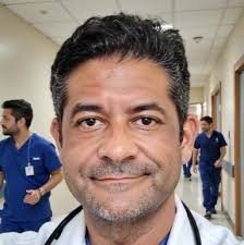 El chef viajó hasta Bahamas para dar de comer a los damnificados.