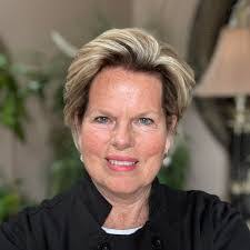 Erica Bunch's Instagram, Twitter & Facebook