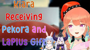 Kiara Receive The Gift from Pekora and Laplus from The Valkyrie Connect  Event - YouTube