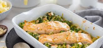 Dieses Rezept Von Maggi Musst Du Einfach Probieren Brokkoli Lachs Gratin Mit Sahne Garniert Mit Mandelblattchen Ode Rezepte Lebensmittel Essen Lachs Gerichte