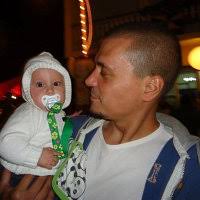 A list of who Ralph Pinel is following