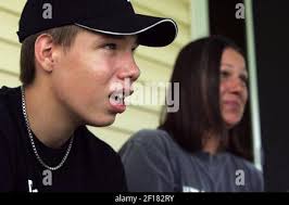 KRT LIFESTYLE STORY SLUGGED: HEALTH-STUTTER KRT PHOTOGRAPH BY LEW  STAMP/AKRON BEACON JOURNAL (July 22) Dustin Blaylock, 15, who has stuttered  since he was three years old. His mother, Pam Blaylock, took steps