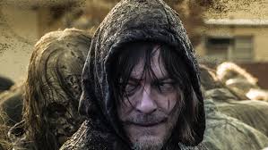 Surrounded by walkers, going back out into the tunnel to search is a guaranteed death wish. The Walking Dead Staffel 10 Das Finale Wird Euch Den Atem Rauben Verspricht Der Regisseur