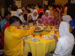 Perealiasasian pepatah ini dapat dibuktikan melalui kerjasama yang erat antara kaum. Mari Bah Eratkan Perpaduan Melalui Makanan Tradisi 1malaysia Silamgemilang S Blog
