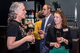 File:Tim Woodfield, Shannon Davis.jpg