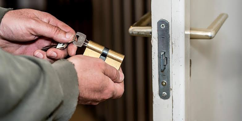 Apex Locksmith Services owner and team in Draper