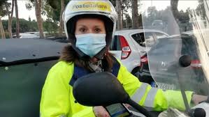 Dopo il fallimento del piano vaccinale con loro anche il responsabile della campagna vaccinale guido bertolaso. Vaccini Per Gli Over 80 Scatta La Prenotazione Tramite I Portalettere Di Poste