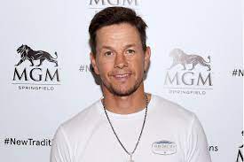 Mark wahlberg has a new buzzcut! Mark Wahlberg 7000 Kalorien Pro Tag Fur Neue Filmrolle Gala De