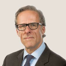 Why UBS needs to beat Barclays to become a top investment bank