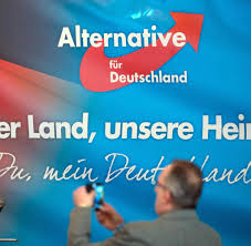 Eine kleine grafik, die die wahlplakate von afd und npd direkt gegenüberstellt. Ungewohnliche Wahlkampfhilfe Afd Kandidat Lasst Fluchtlinge Wahlplakate Aufhangen Welt