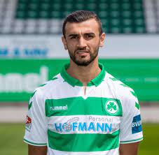 Serdar dursun fenerbahçe kulübü, geçtiğimiz sezon bundesliga 2'de darmstadt 98 formasıyla gol kralı olan serdar dursun'u transfer ettiğini duyurdu. Darmstadt Verpflichtet Angreifer Dursun Aus Furth Welt