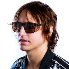 Danny Mullen's Instagram, Twitter & Facebook