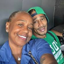 Rapper Layzie Bone shares a new photo with his wife ❤️