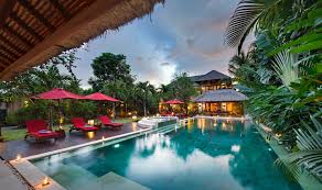 Anda mencari villa fasilitas kolam renang private di bandung,villa family pasteur sangat cocok untuk menginap di daerah kota. 6 Of Bali S Best Party Villas In Seminyak Canggu Honeycombers Bali