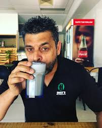 Today is the last of the chill days for most. Some lucky ducks still have  the rest of the week off. Hikky is here having his Chillatte getting ready  for the busy