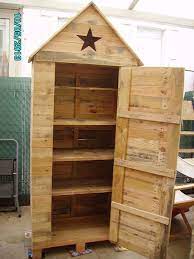resultat de recherche d images pour armoire de jardin en palette cabane de plage cabine de plage armoire de jardin
