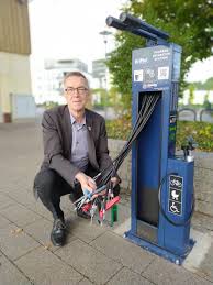 Jetzt Konnen Radfahrer Am Bahnhof Kostenfrei Kleine Pannen Beheben Journal Lokal