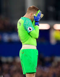 In 2021, pickford will earn a base salary of £5,200,000, while carrying a cap hit of £5,200,000. Everton Goalkeeper Jordan Pickford Trolled By Rival Fans After Latest Howler In Tottenham Rout Daily Mail Online