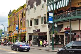 The Strip In Gatlinburg Near Ripley S Believe It Or Not Gatlinburg Gatlinburg Hotels Cabins In Gatlinburg Tn