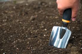Hat ca 50€ gekostet und man erhält eine mehrseitige, detailierte düngeempfehlung. Gartenerde Analysieren Hausinfo