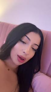 Pouty_allis (@wonderland_alliss)