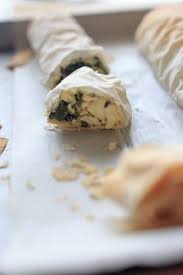 spinach phyllo roll ups easy