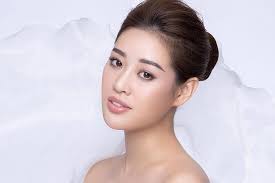 Khánh vân trình diễn trang phục dân tộc kén em tại miss universe 2020. Nguyen Tran Khanh Van Was Crowned Miss Universe Vietnam 2019 20 On 7th December 2019 And Is Going To Represent Vietnam At Miss Universe 2020 She Succeeds Miss Universe Vietnam 2018 H Hen Nie For The Title