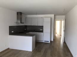Diese schöne wohnung in der ersten etage kann zum 01.06.2021 bezogen werden. 3 Zimmer Wohnung Zu Vermieten Gewerbestrasse 44 87600 Kaufbeuren Neugablonz Mapio Net