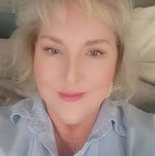 Hello dull women. I am a 57 year old dull woman. Hobbies include my rose  garden and speed chess, and a road trip with my Chihuahua, Winston  Bartholemew DonQuavious. I am a