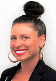 Stephanie Elwood's Instagram, Twitter & Facebook