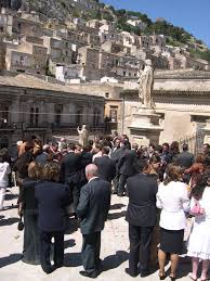 Jetzt 10% auf wohnen sichern und bequem auf rechnung oder raten bestellen. Hochzeit In Sizilien Cortona Foto Bild Erwachsene Gruppen Mehrere Menschen Bilder Auf Fotocommunity